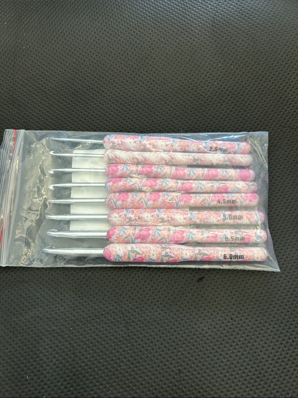 Pink Floral Crochet Hook Set - 8pc 2.5-6mm